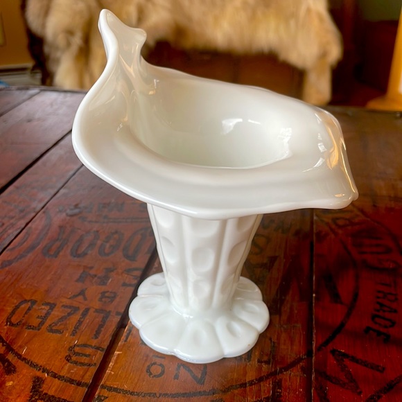 Vintage Jack in the Pulpit Milk Glass Vase - Picture 3 of 5